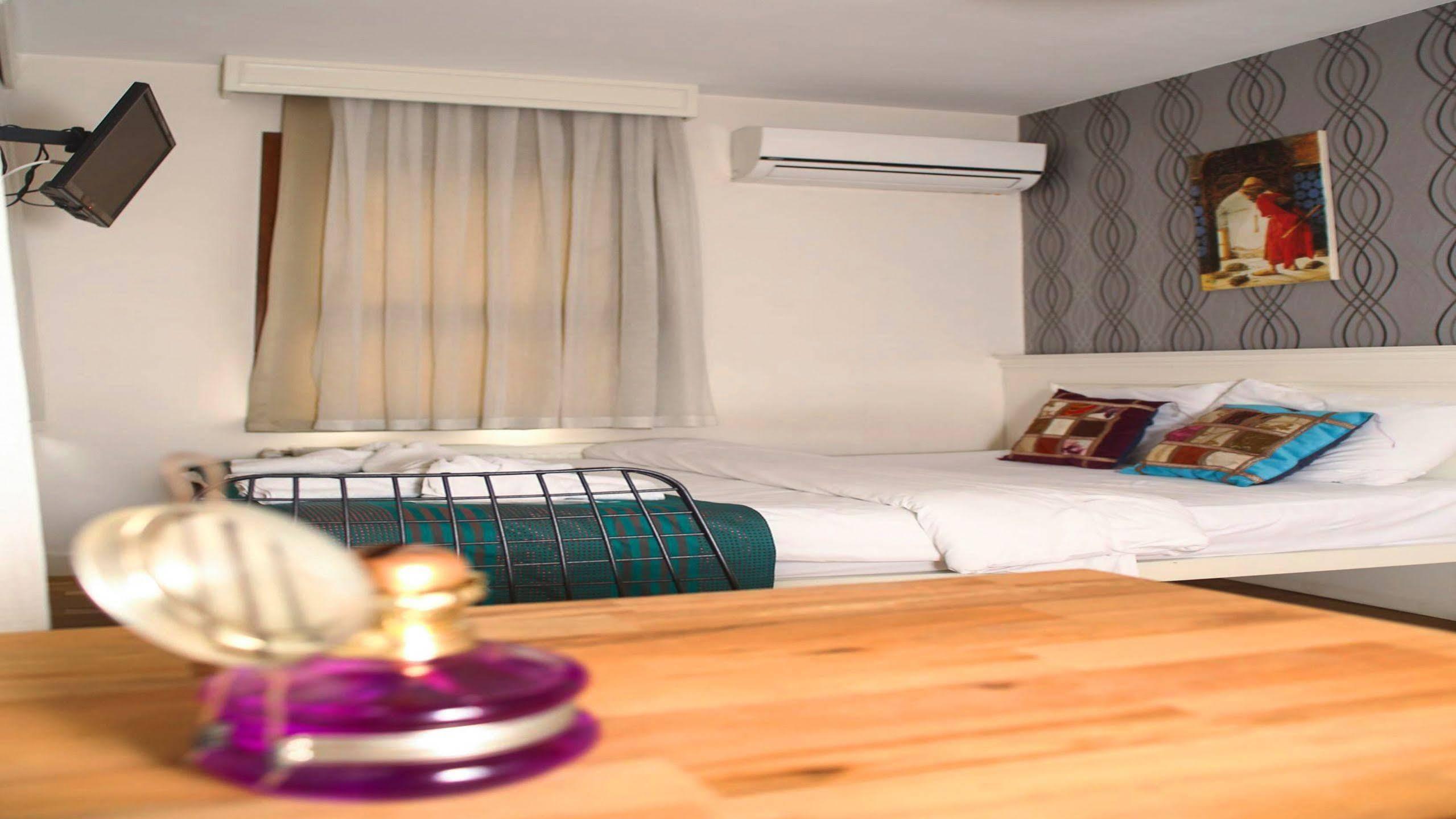 Hotel Neva Flats Taksim Estambul Exterior foto