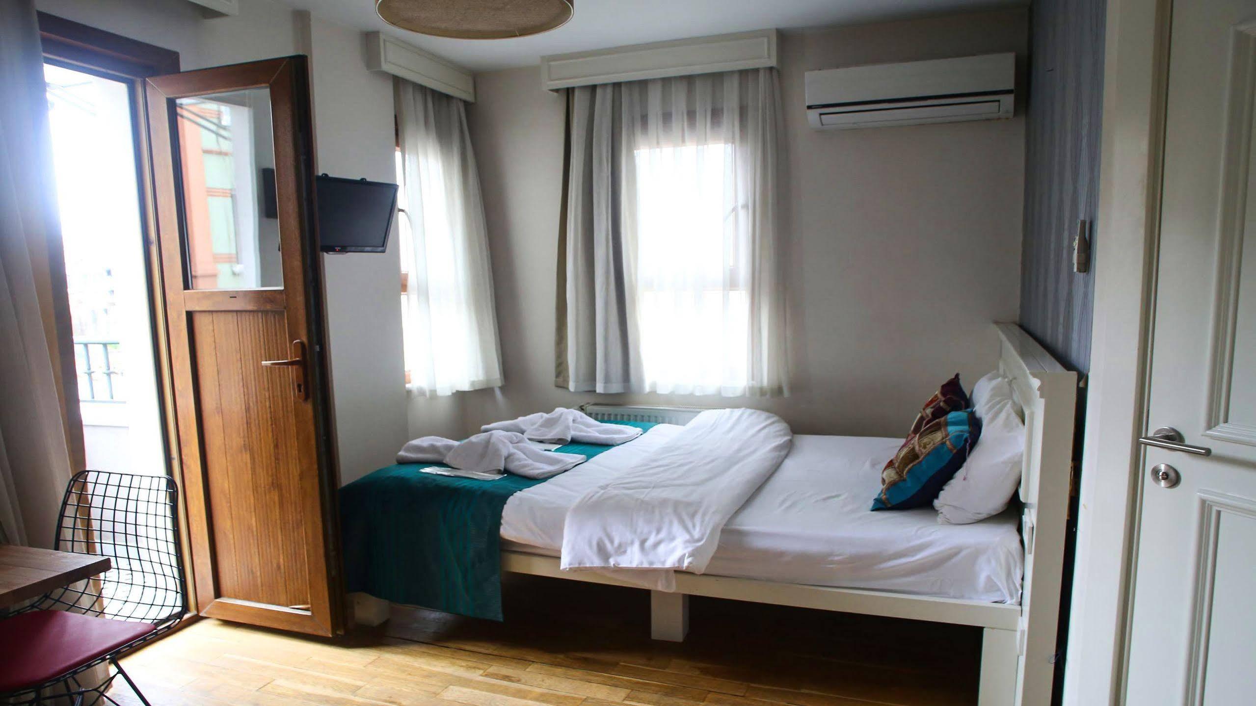 Hotel Neva Flats Taksim Estambul Exterior foto
